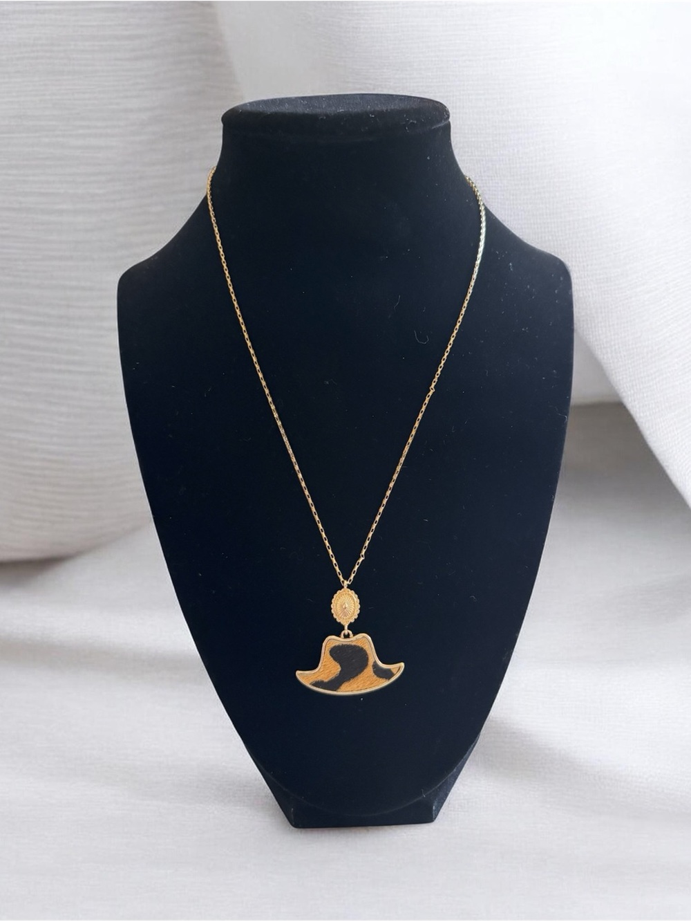Gold Tone Hat Pendant Necklace - Women Jewelry